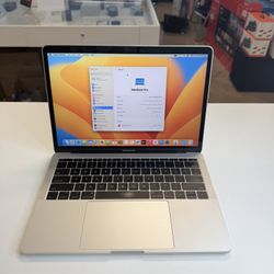 MacBook Pro 13inch i7 16Gb Ram 1TB Ssd with Final Cut & Logic Pro