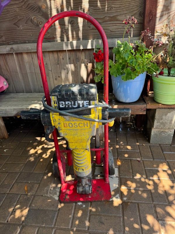 Bosch Brute Jack Hammer