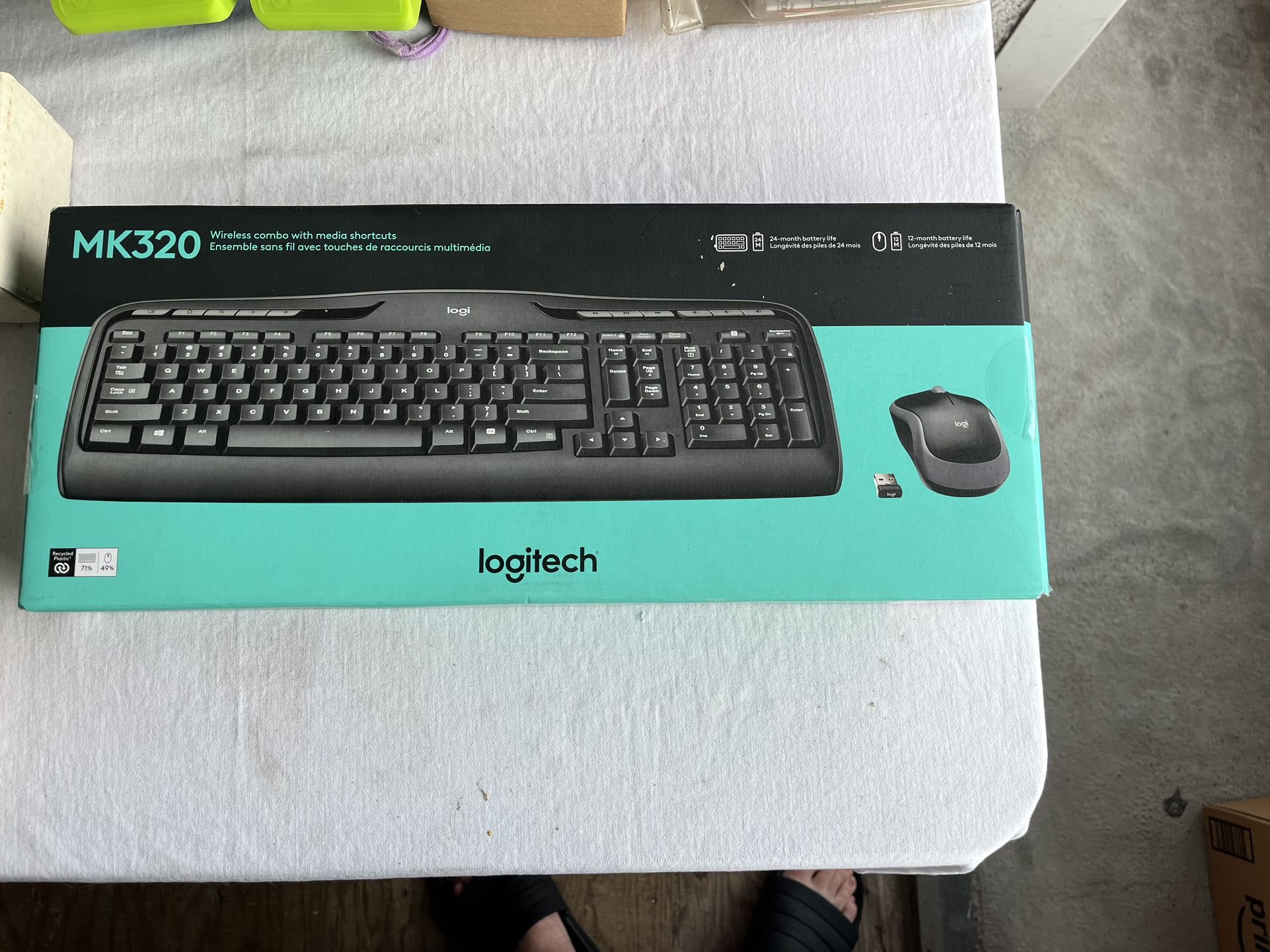 Logitech MK320 Wireless Desktop Keyboard and Mouse Combo Black. NEW. Sealed