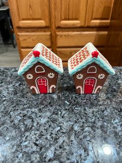 Vintage Ceramic Gingerbread House Christmas Holiday Tree Candy Cane Salt and Pepper Shakers.  Size approximately 3 3/4 inches tall.  Brand new never u