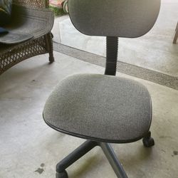 Previously Owned Gray Office Chair 