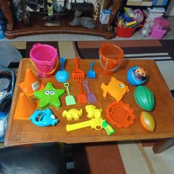 Beach Toys/ Jugetes De Playa