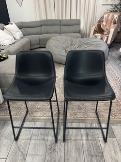 New bar stools set of 2 (26 in)