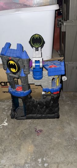 Imaginext Playskool Batman Wayne Manor w/light up bat signal