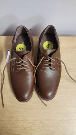 BIG BOYS DRESS SHOES SIZE 5