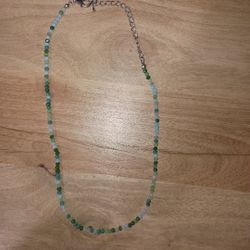 Green beaded necklace 