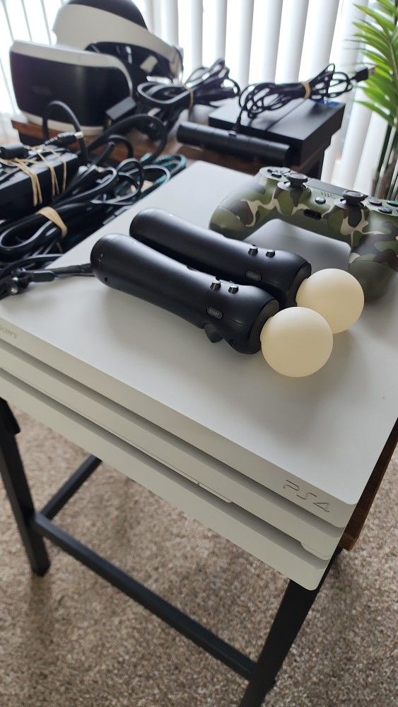 1tb PS4 with VR +2 games