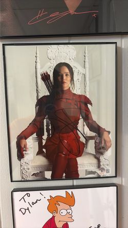 Jennifer Lawrence signed Beckett graded photo