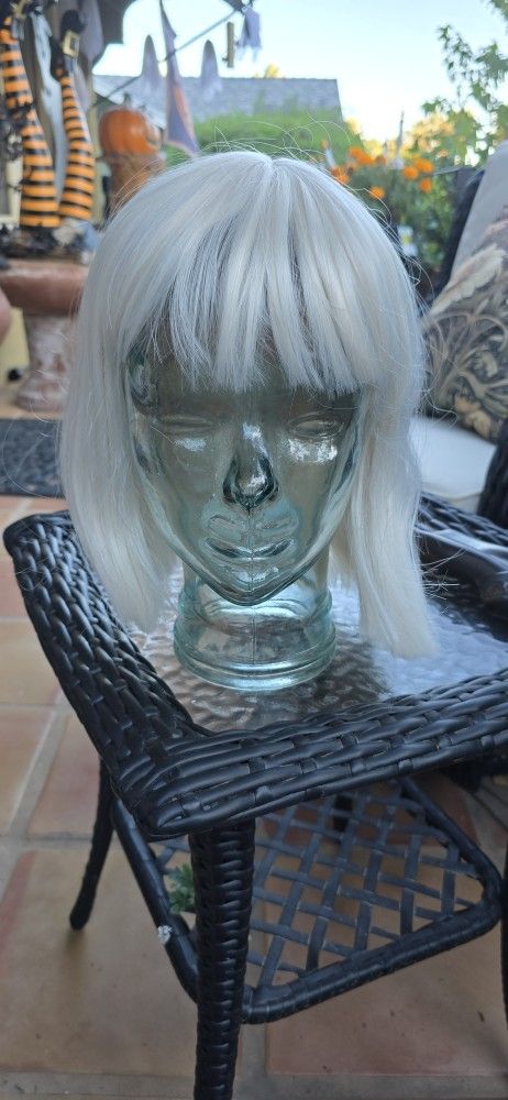 Plantuim Blonde Hair Wig White Blonde