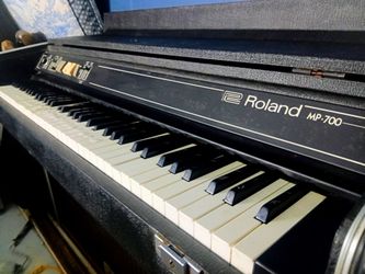 Roland electric piano