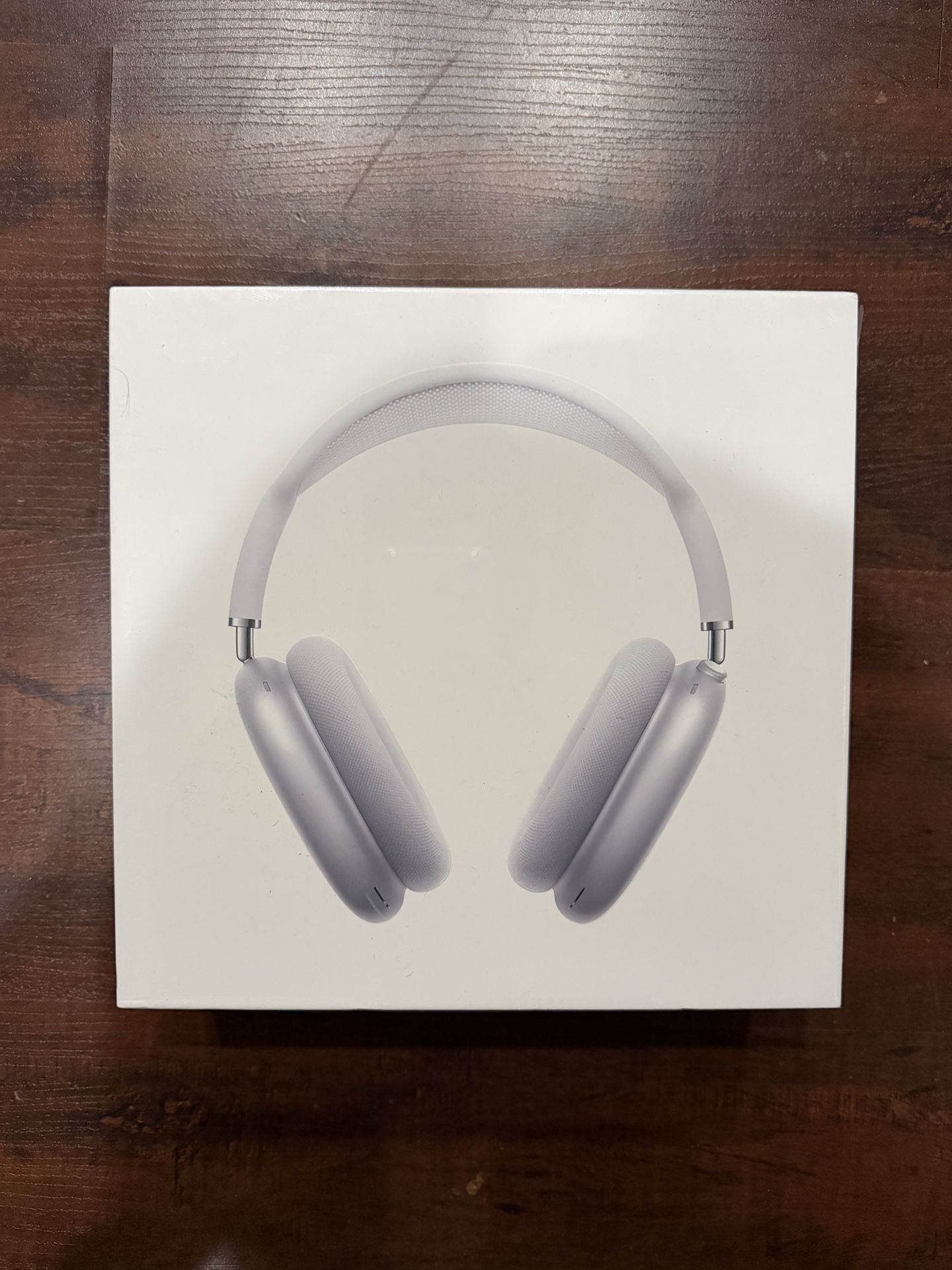 $185!    Apple AirPods Max 2nd Gen USB-C.    Color : Starlight (silver)