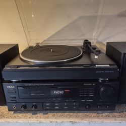 Complete Turntable Setup. Free Records 