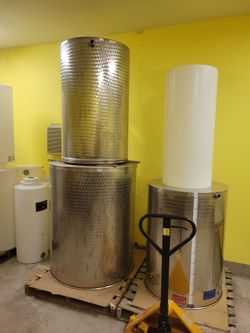 Stainless steel float adjustable tanks