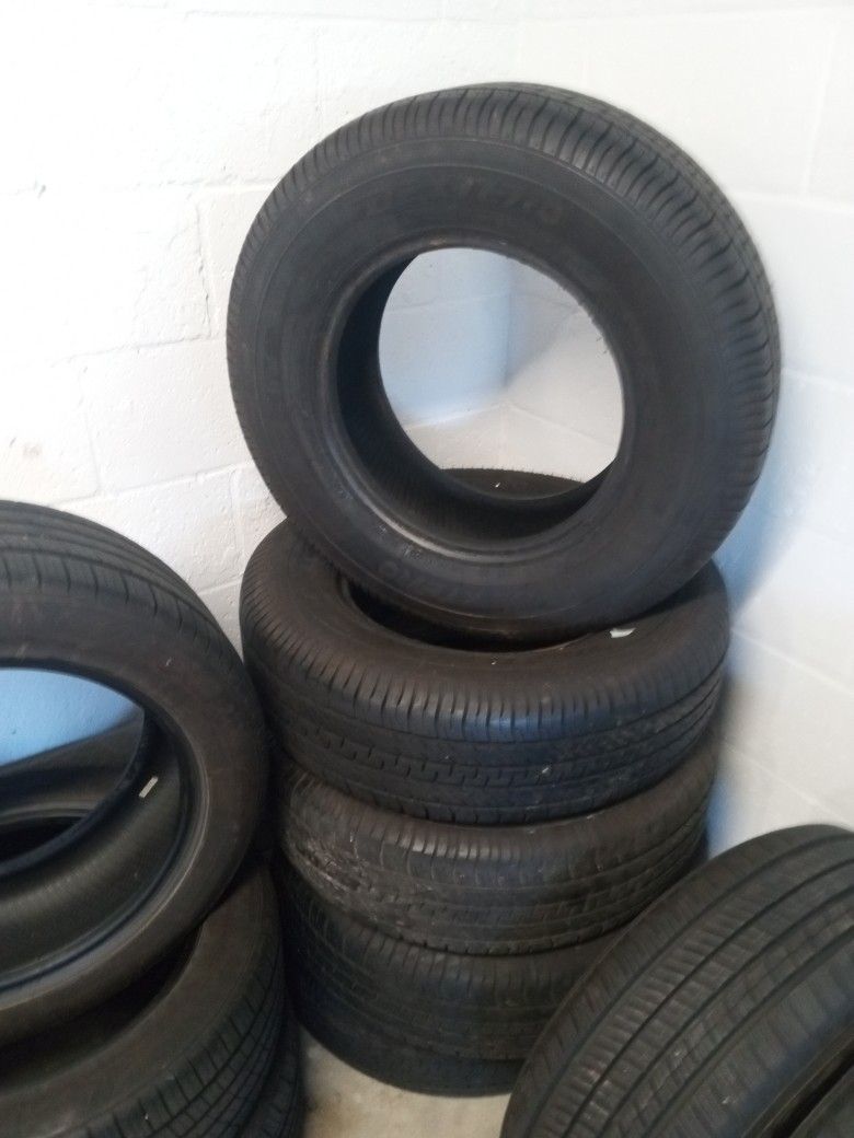Dextero 225/70/15R 100T USED