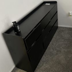 I Have A Dresser Draw , Tv Stand And A L Couch 
