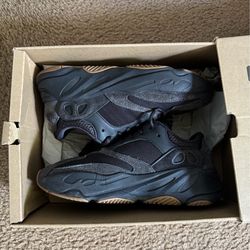 Adidas Yeezy Boost 700 Utility Black Size 7