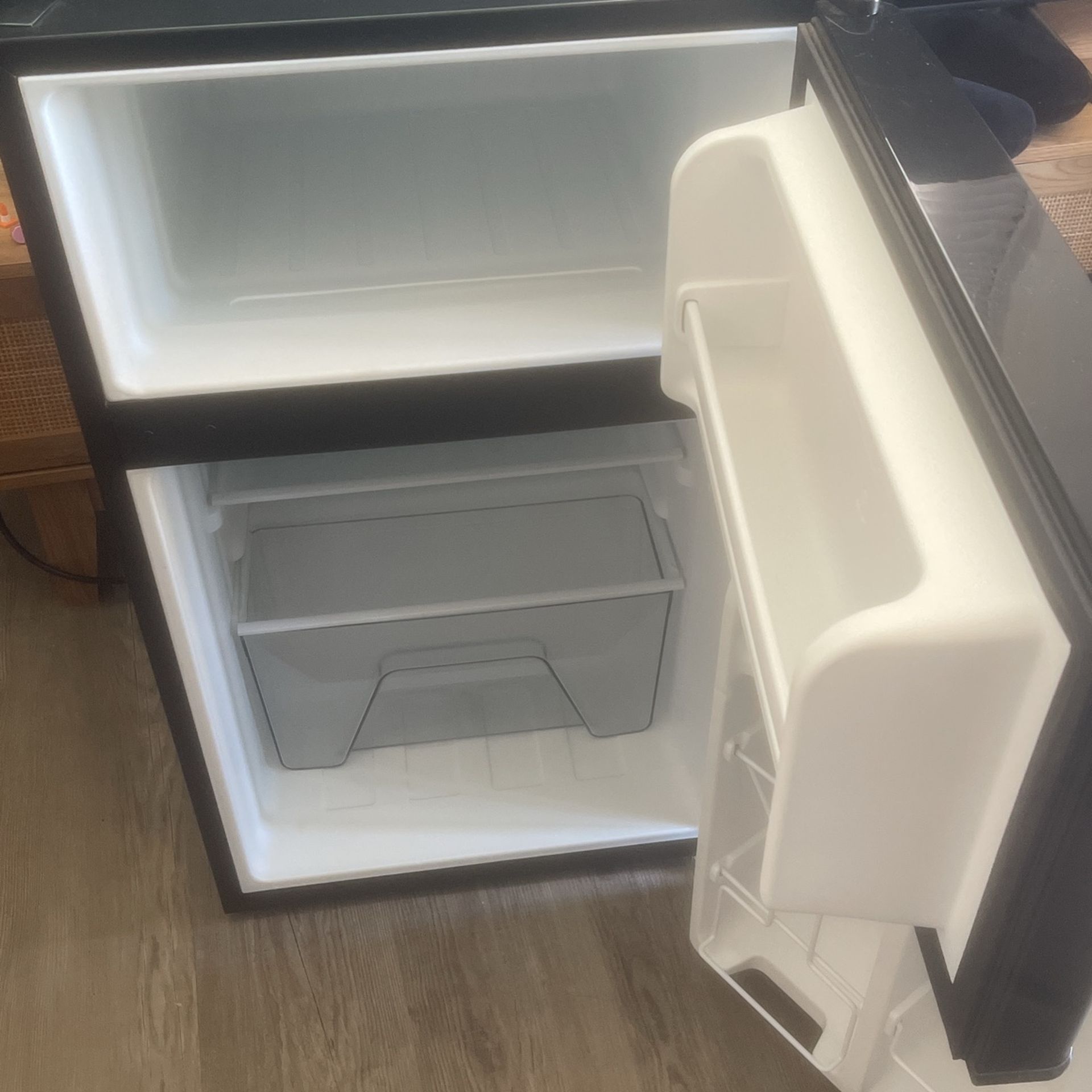 Mini Fridge With Freezer