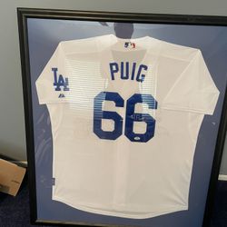 Yasiel Puig Signed Jersey 