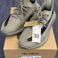 Yeezy Boost 350 V2  US Size 10 1/2