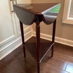 Vintage (1996) BOMBAY Triple Drop Leaf Small Table 20”L, 25.5 T, 16”deep -7 lbs. great condition - (MUST SEE PICTURES!!)