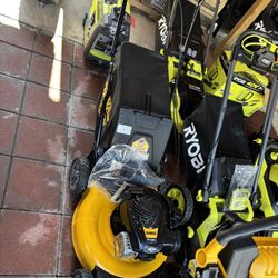 DEWALT 21 in. 150cc Briggs and Stratton 625ex Engine Rear Wheel Drive 2-in-1 Gas Self Propelled Walk Behind Lawn Mower