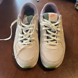 Women’s Nike air max excee