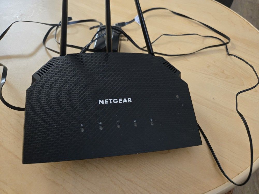 Netgear Model RAX10 AX1800 WIFI ROUTER