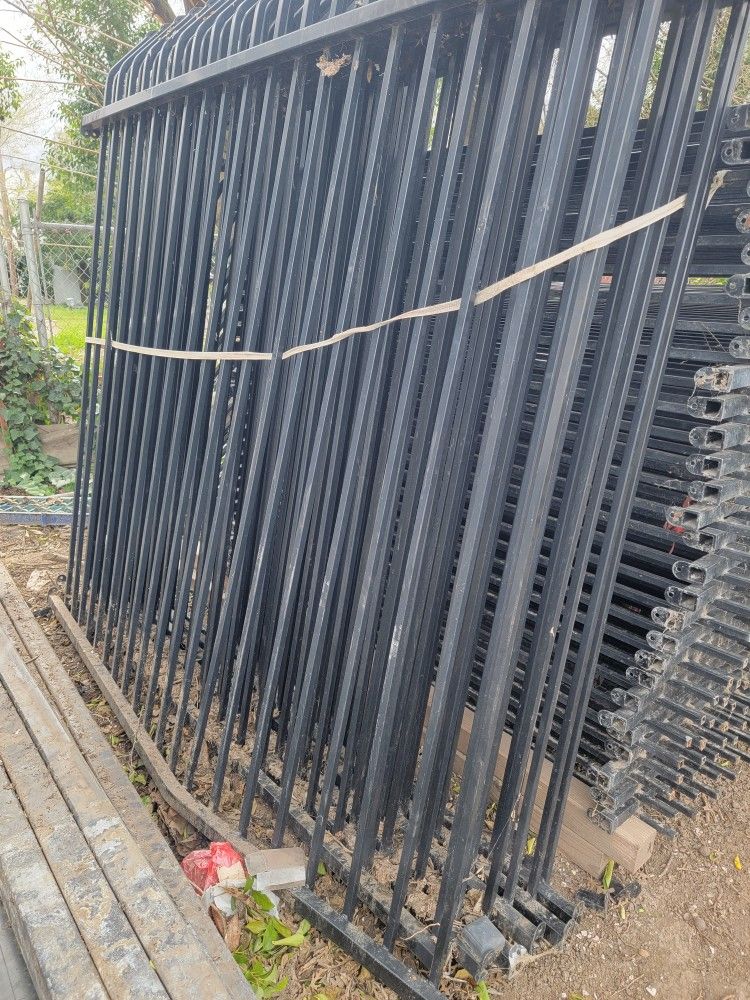 metal fence for Sale in Stockton, CA OfferUp