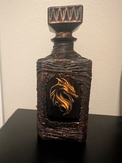 New 4-Piece Dragon Whiskey Decanter Gift Set – 750 mL