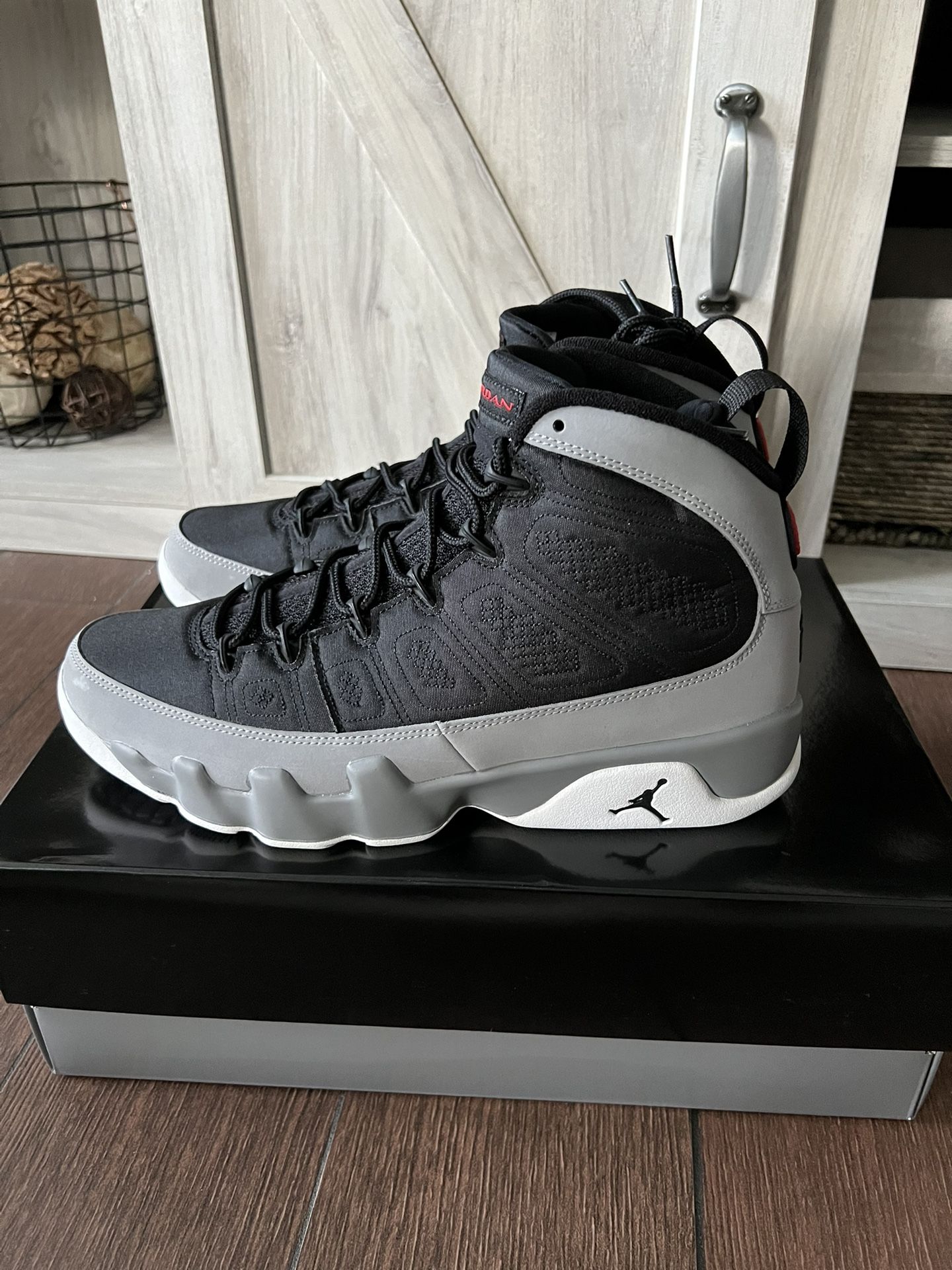Jordan 9 Retro Particle Grey