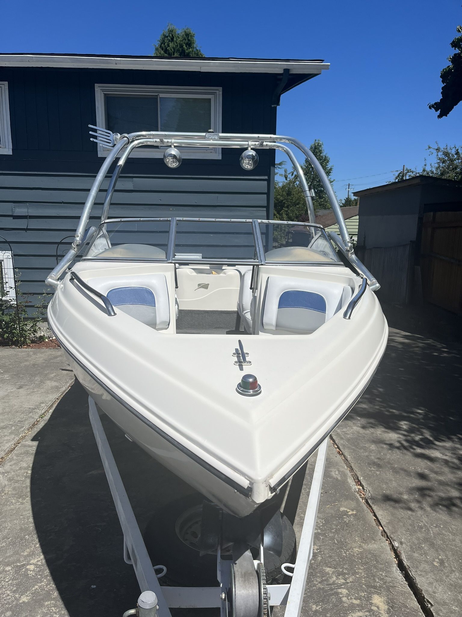 19ft Stingray Boat With Trailer