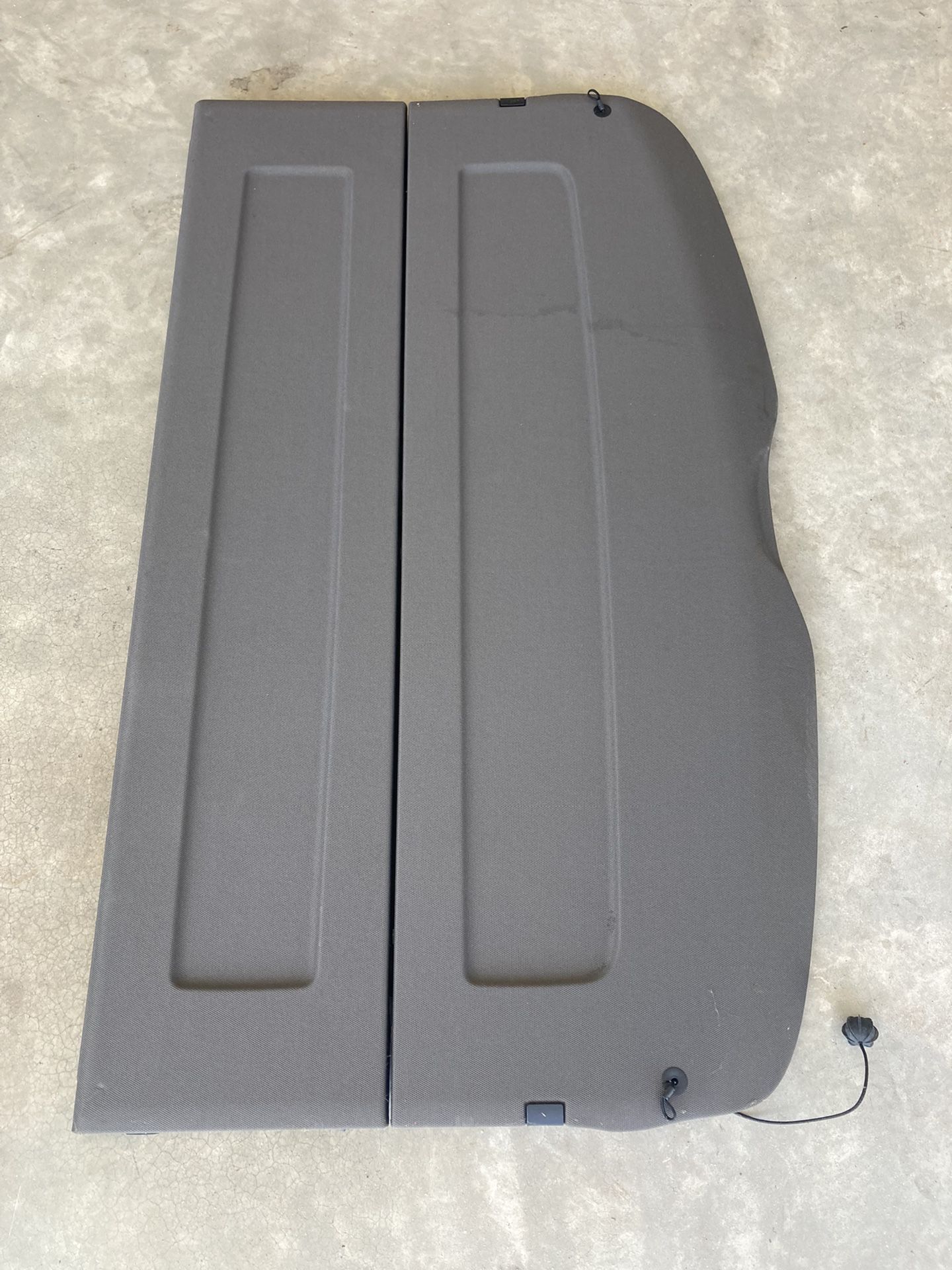Audi Q5 Rear Cargo Luggage Security Cover