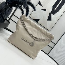 Elegant 22: Chanel Edition Bag