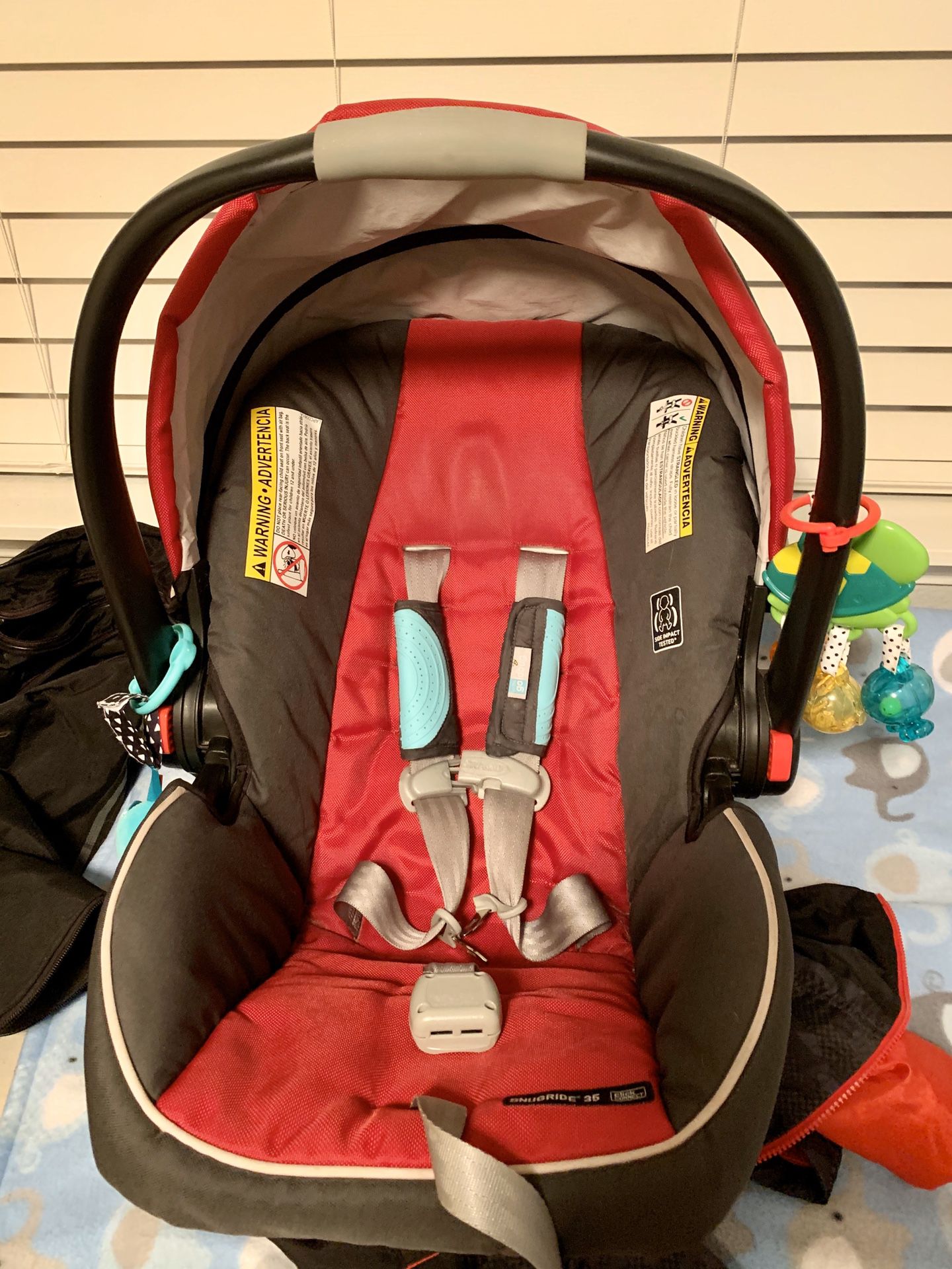 Infant car seat! Graco snugride 35 click connect