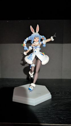 Hololive Usada Pekora popup parade anime figure