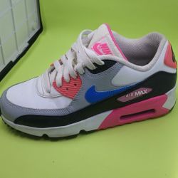 Size 6 Air Max 