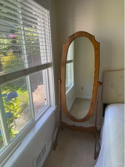 Standing Swivel Mirror