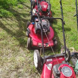Working Self Propelled Lawnmowers