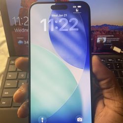 🚨 iPhone 15 Pro Max 256GB 🚨 ✨ Near Brand New Condition! ✨ ✔ Flawless screen ✔ Flawless back ✔ No cracks or problems ✔ Unlocked for any carrier