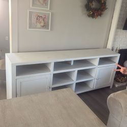 Free Entertainment Cabnet
