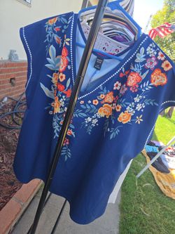 Womens blouse/shirts