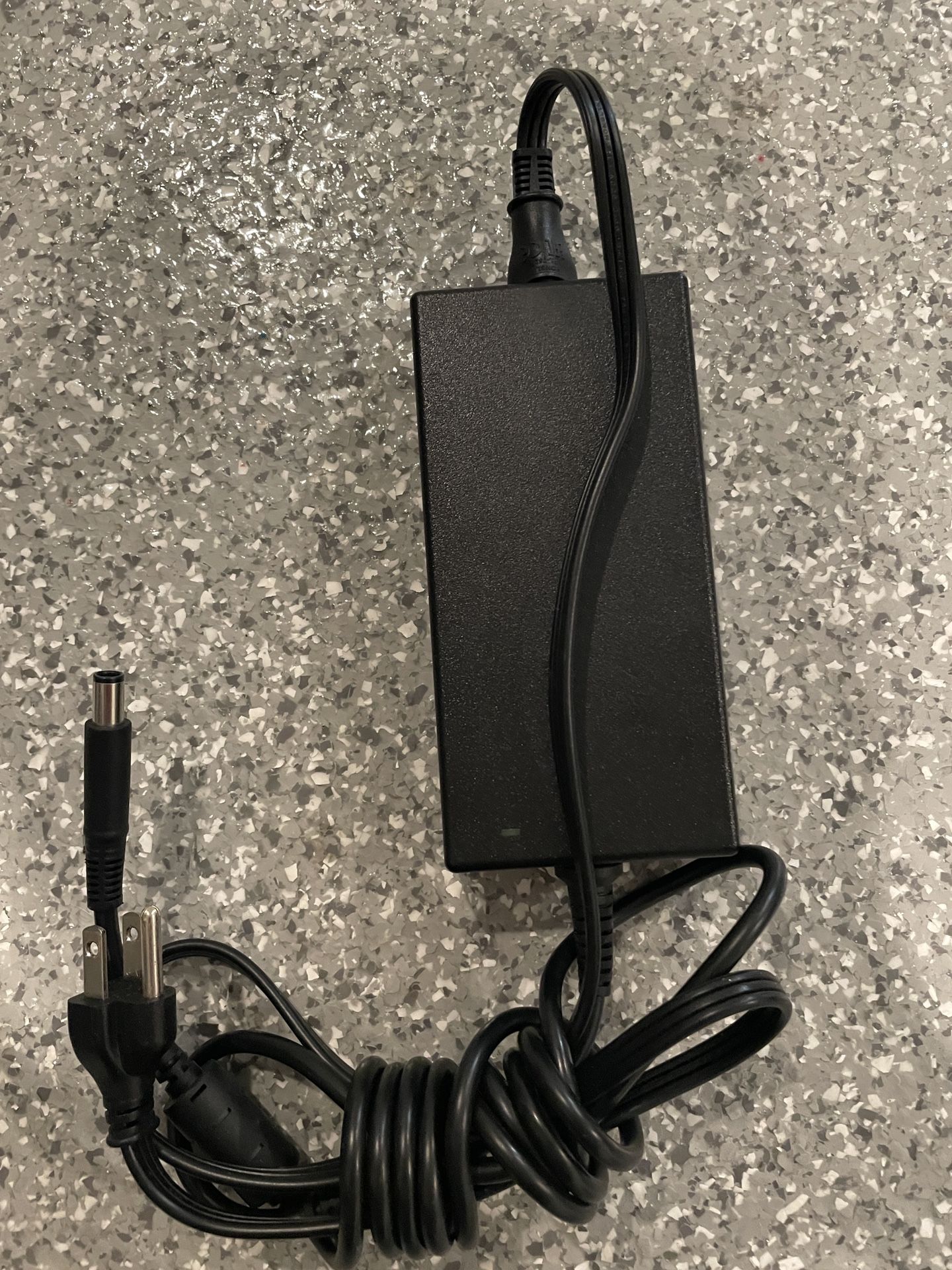 Genuine Dell Laptop Charger AC Power Adapter PA-1650-06D3