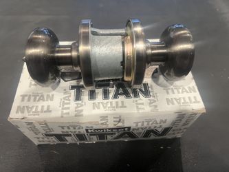 New Kwikset Titan Hancock Privacy Doorlock