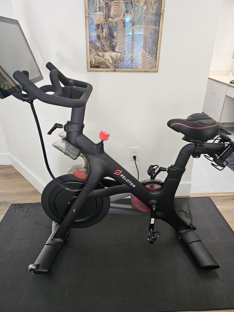 Peleton Rafflle Peleton for Sale in Fort Lauderdale, FL - OfferUp