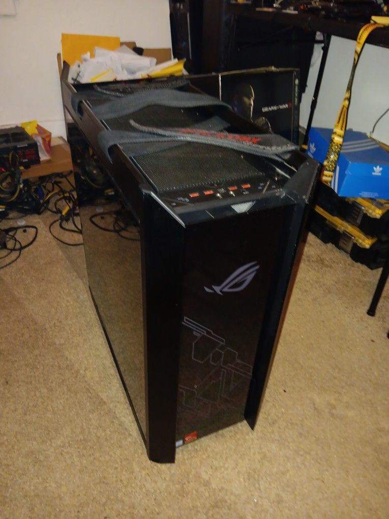 Asus Rog Helios Gaming PC Case