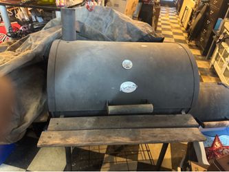 Char-Griller Smokin' Pro Barrel Charcoal Grill & Offset Smoker