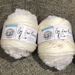 Lion Brand Go For Faux Duo Yarn Cream Chow Chow lot 2 skeins new