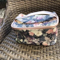 Tahari Cosmetics Bag 