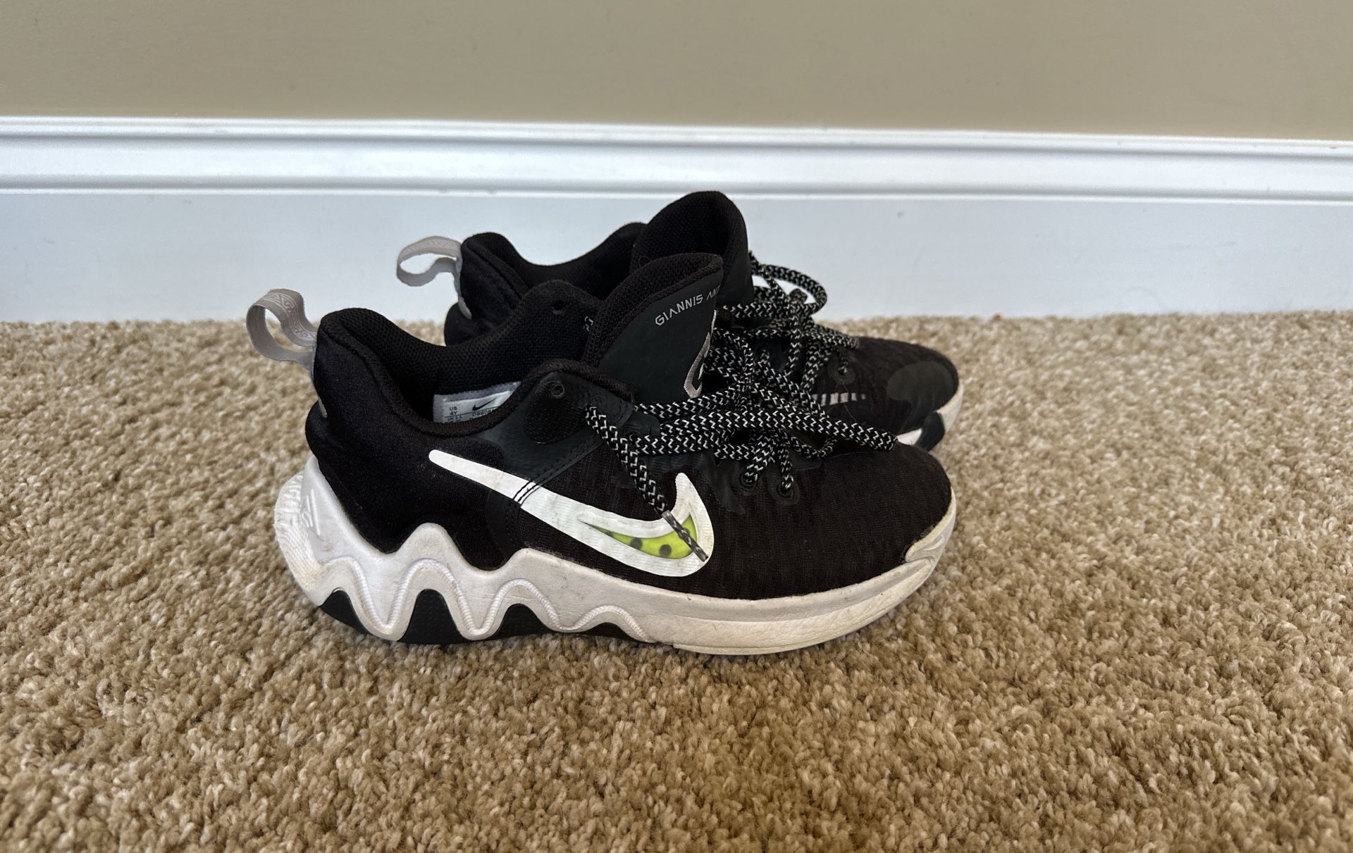 Nike Big Boys Size 4 