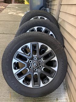 Factory Toyota Tundra Tires and Wheels